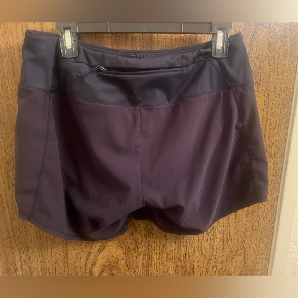 Oiselle Black Long Roga Shorts size 6